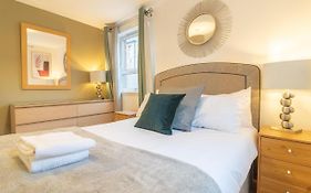 Merchant City Glasgow Green Apartment With Parking